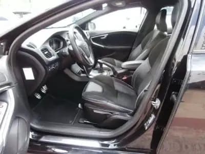 Vendo Volvo V40 2017 - 16800 EUR, 170641 km - AUTO.MOTO.pt