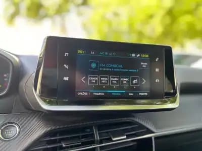 Vendo Peugeot e-2008 2022 - 21990 EUR, 30000 km - AUTO.MOTO.pt