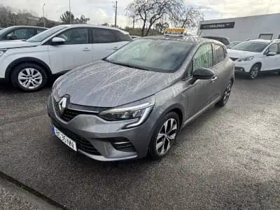 Vendo Renault Clio 2023 - 16950 EUR, 44091 km - AUTO.MOTO.pt