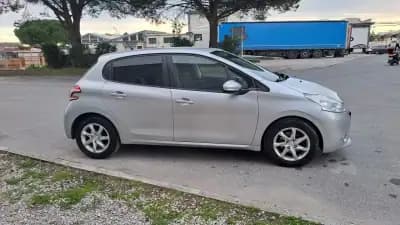 Sell Peugeot 208 2013 - 7980 EUR, 164784 km - AUTO.MOTO.pt