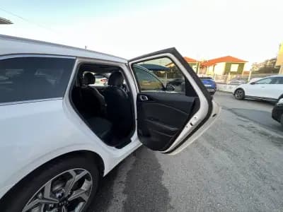 Vendo Kia Ceed SW 2020 - 18450 EUR, 180000 km - AUTO.MOTO.pt