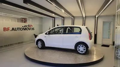 Vendo Volkswagen Cross Up! 2013 - 7750 EUR, 154338 km - AUTO.MOTO.pt