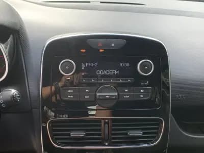 Vendo Renault Clio Sport Tourer 2019 - 13999 EUR, 127245 km - AUTO.MOTO.pt