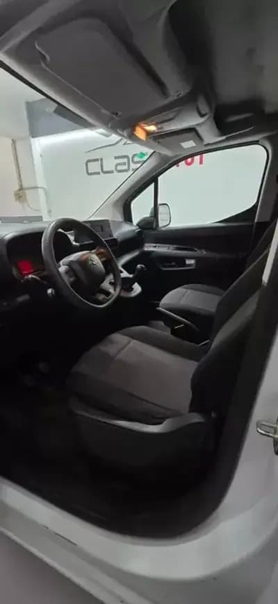 Vendo Citroën Berlingo 2021 - 17500 EUR, 49659 km - AUTO.MOTO.pt