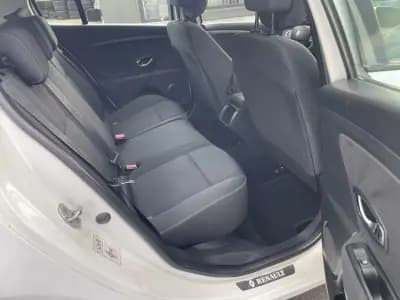 Vendo Renault Mégane 2011 - 7500 EUR, 272530 km - AUTO.MOTO.pt