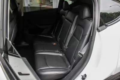 Sell Tesla Model Y 2023 - 37990 EUR, 39034 km - AUTO.MOTO.pt