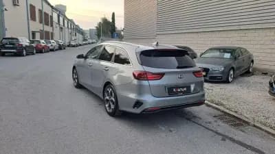 Vendo Kia Ceed SW 2018 - 12890 EUR, 154828 km - AUTO.MOTO.pt
