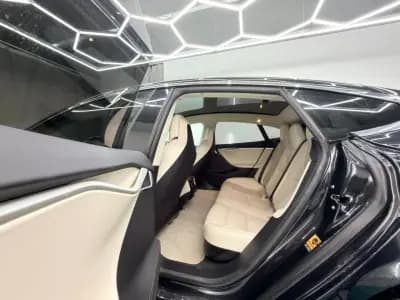 Vendo Tesla Model S 2018 - 23500 EUR, 183000 km - AUTO.MOTO.pt