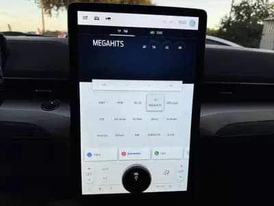 Vendo Ford Mustang Mach-E 2021 - 28990 EUR, 118000 km - AUTO.MOTO.pt