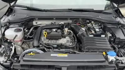 Vendo Volkswagen Golf 2021 - 18450 EUR, 93080 km - AUTO.MOTO.pt