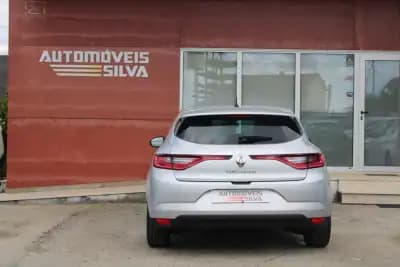 Sell Renault Mégane 2020 - 13990 EUR, 180000 km - AUTO.MOTO.pt