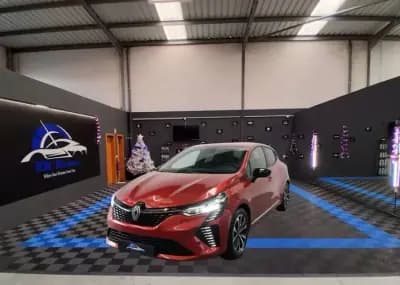 Vendo Renault Clio 2024 - 16990 EUR, 36900 km - AUTO.MOTO.pt