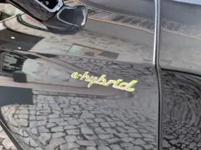 Vendo Porsche Panamera Sport Turismo 2018 - 84990 EUR, 147000 km - AUTO.MOTO.pt