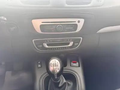 Vendo Renault Grand Scénic 2014 - 8450 EUR, 254000 km - AUTO.MOTO.pt