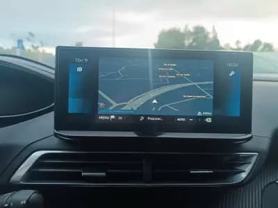 Vendo Peugeot 5008 2021 - 19900 EUR, 128209 km - AUTO.MOTO.pt