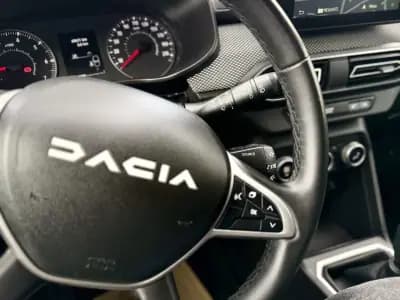 Sell Dacia Jogger 2023 - 17950 EUR, 69000 km - AUTO.MOTO.pt