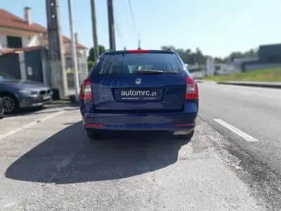 Sell Skoda Octavia Break 2010 - 5900 EUR, 183792 km - AUTO.MOTO.pt