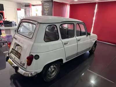 Vendo Renault 4 1992 - 5500 EUR, 144000 km - AUTO.MOTO.pt
