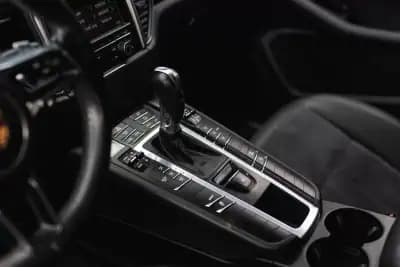 Sell Porsche Macan 2015 - 43900 EUR, 152799 km - AUTO.MOTO.pt