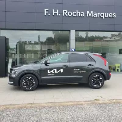 Vendo Kia e-Niro 2023 - 34990 EUR, 23490 km - AUTO.MOTO.pt