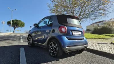 Vendo Smart Fortwo Cabrio 2018 - 15480 EUR, 38000 km - AUTO.MOTO.pt