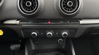 Vendo Audi A3 Sportback 2017 - 18999 EUR, 165021 km - AUTO.MOTO.pt