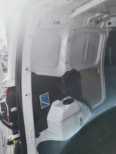 Sell Ford Transit Courier 2020 - 10990 EUR, 129167 km - AUTO.MOTO.pt