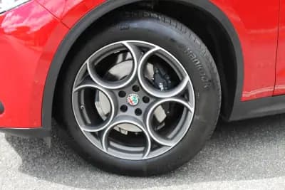 Vendo Alfa Romeo Stelvio 2018 - 28900 EUR, 73000 km - AUTO.MOTO.pt