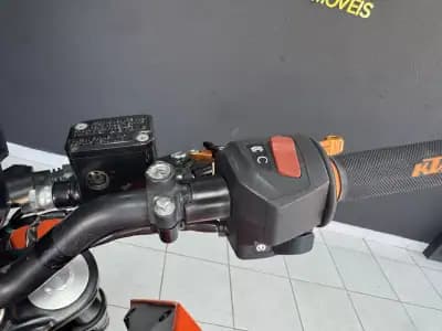 Sell KTM Duke 990 R 2022 - 4800 EUR, 46125 km - AUTO.MOTO.pt