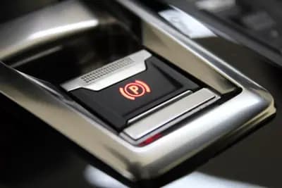 Vendo Peugeot 3008 2021 - 22990 EUR, 110993 km - AUTO.MOTO.pt