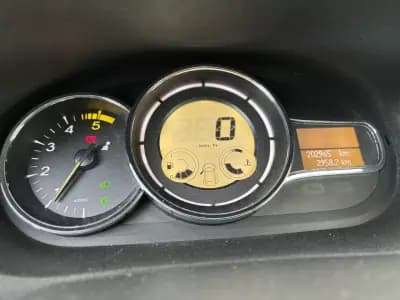 Vendo Renault Mégane CC 2011 - 7750 EUR, 202950 km - AUTO.MOTO.pt