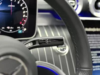 Vendo Mercedes-Benz C 300 2024 - 51990 EUR, 20500 km - AUTO.MOTO.pt