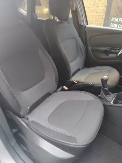 Sell Renault Captur 2015 - 10400 EUR, 180000 km - AUTO.MOTO.pt