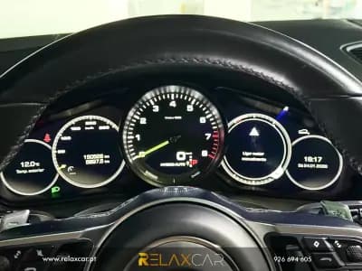 Vendo Porsche Cayenne 2018 - 53990 EUR, 150300 km - AUTO.MOTO.pt