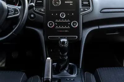 Vendo Renault Mégane 2019 - 14990 EUR, 124445 km - AUTO.MOTO.pt