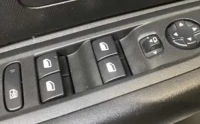 Sell Citroën C4 X 2023 - 18490 EUR, 82500 km - AUTO.MOTO.pt