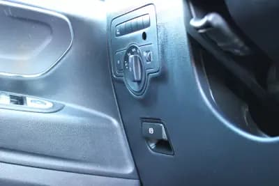 Sell Mercedes-Benz Vito Tourer 2021 - 29900 EUR, 202585 km - AUTO.MOTO.pt