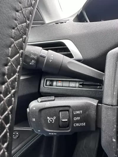 Sell Peugeot 3008 2022 - 19900 EUR, 186000 km - AUTO.MOTO.pt