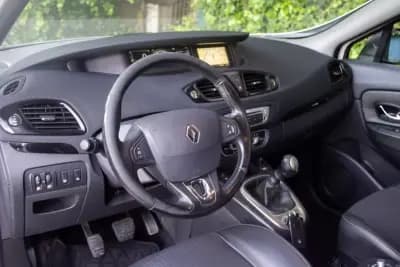 Vendo Renault Grand Scénic 2015 - 12900 EUR, 119300 km - AUTO.MOTO.pt