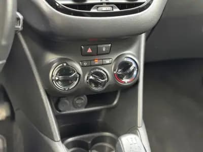 Vendo Peugeot 208 2016 - 8900 EUR, 178000 km - AUTO.MOTO.pt