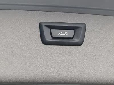 Vendo BMW 318 2018 - 19900 EUR, 170608 km - AUTO.MOTO.pt