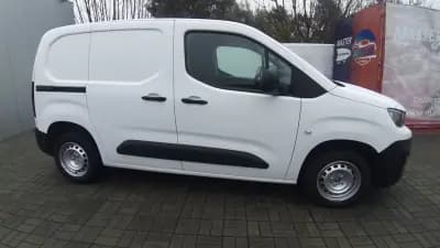 Vendo Peugeot Partner 2021 - 14750 EUR, 120590 km - AUTO.MOTO.pt