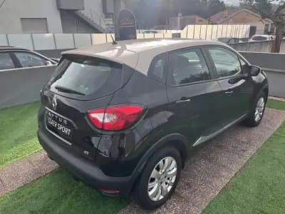 Vendo Renault Captur 2015 - 11900 EUR, 133000 km - AUTO.MOTO.pt