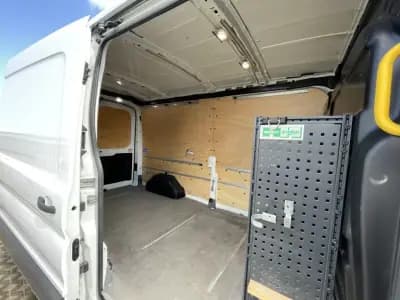 Vendo Ford L3H2 2.0 TDCI 2018 - 25900 EUR, 153767 km - AUTO.MOTO.pt