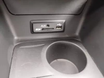 Vendo Renault Mégane Sport Tourer 2015 - 11750 EUR, 143765 km - AUTO.MOTO.pt