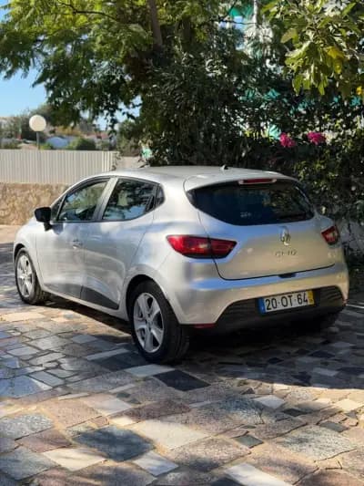 Vendo Renault Clio 2014 - 9990 EUR, 79966 km - AUTO.MOTO.pt