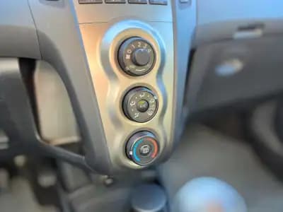 Vendo Toyota Yaris 2011 - 8500 EUR, 150000 km - AUTO.MOTO.pt