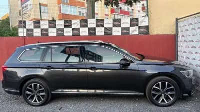 Vendo Volkswagen Passat Variant 2020 - 18500 EUR, 175000 km - AUTO.MOTO.pt