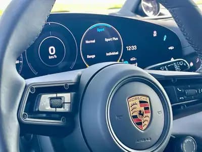 Sell Porsche Taycan Cross Turismo 2023 - 106480 EUR, 30000 km - AUTO.MOTO.pt