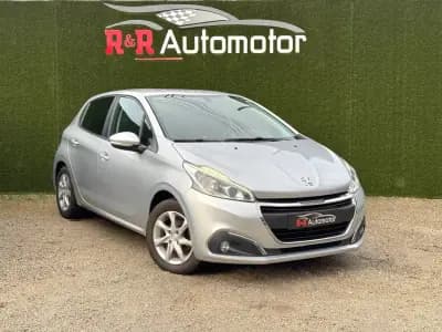 Vendo Peugeot 208 2016 - 8900 EUR, 178000 km - AUTO.MOTO.pt